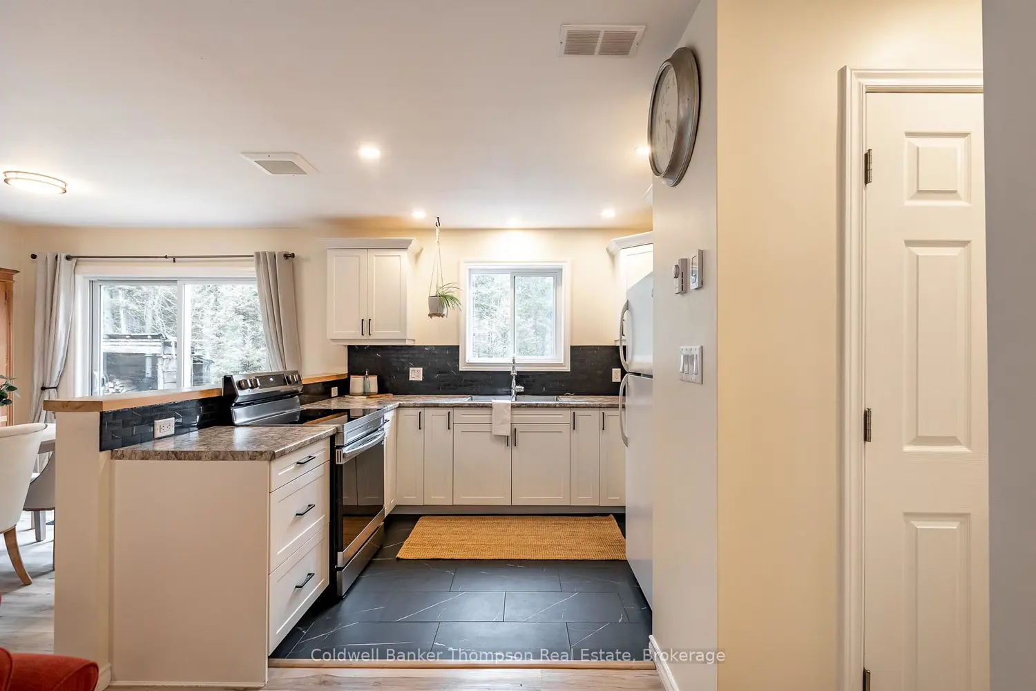Additional image 7 of 4498 Ravenscliffe Road