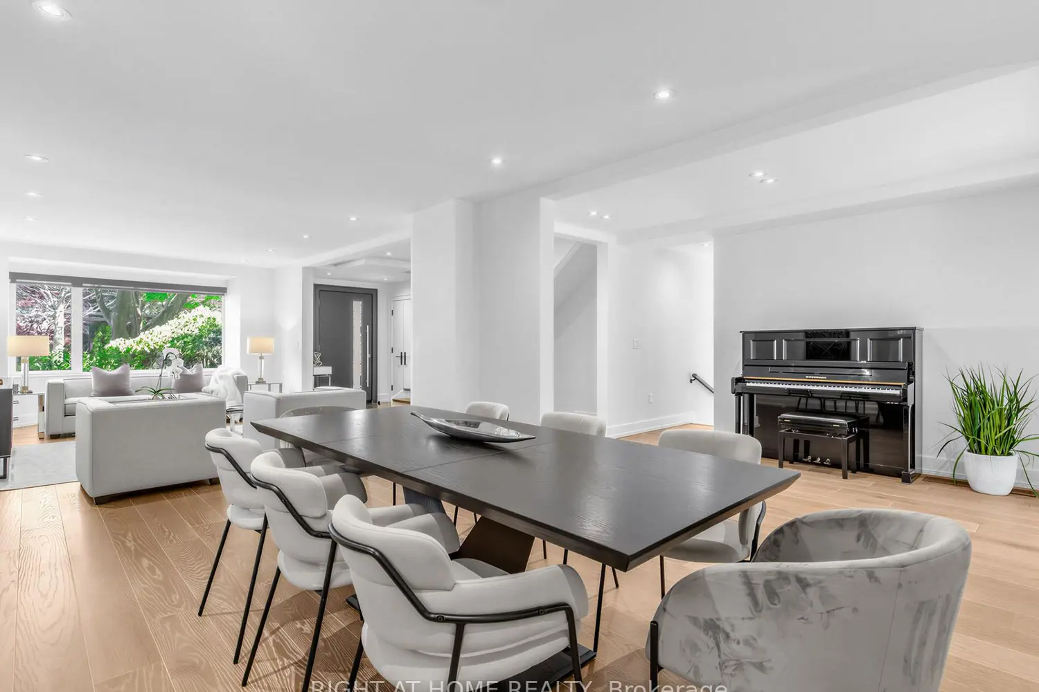140 Coldstream Avenue photo 5