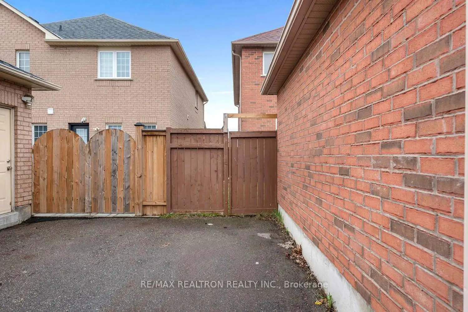 Additional image 3 of 2334 Bur Oak Avenue