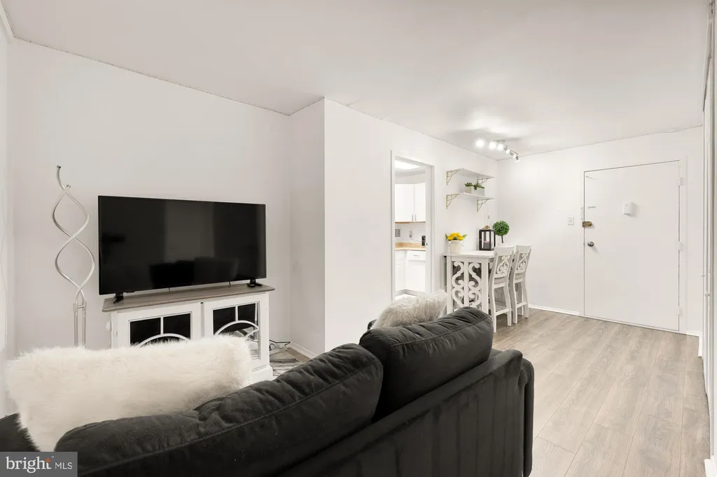Additional image 7 of 2401 H Street NW Unit 209, Washington, DC 20037
