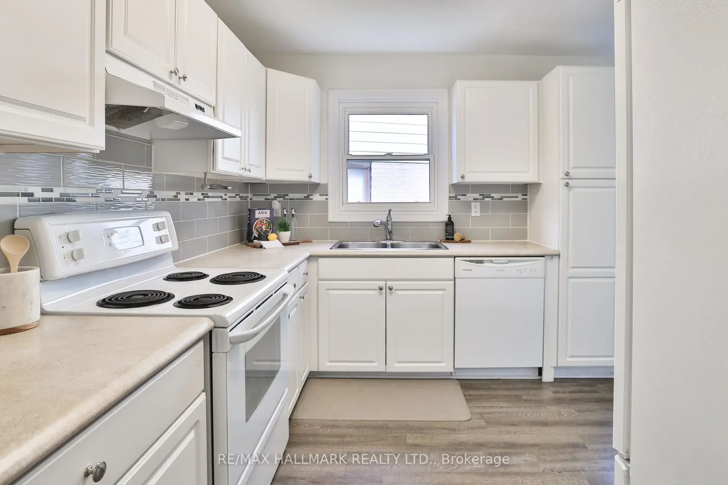Additional image 9 of 192 Martindale Crescent