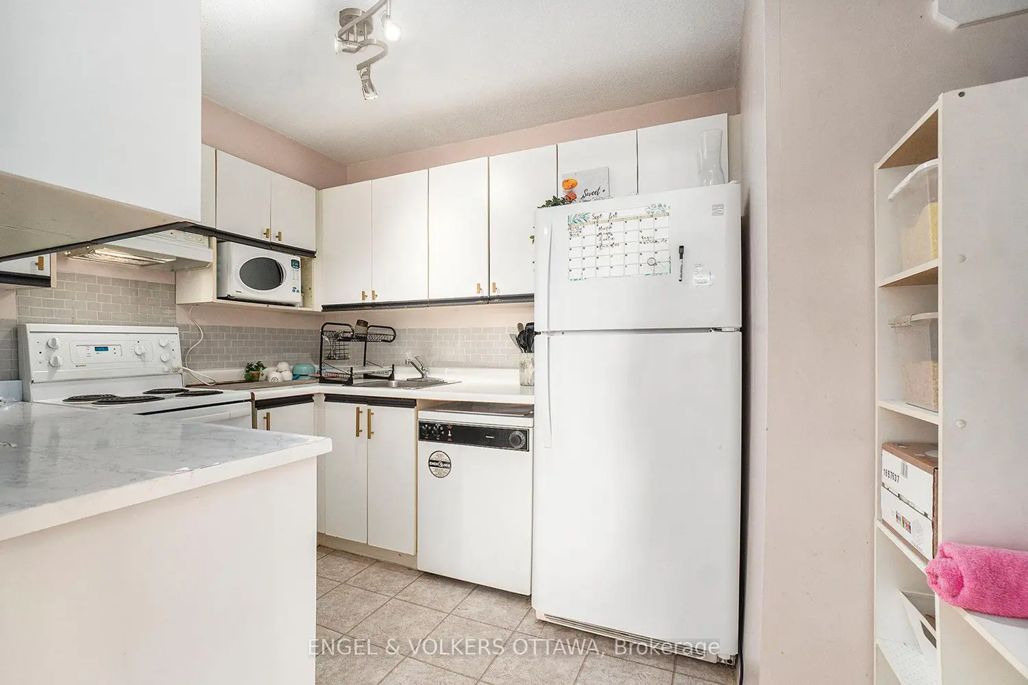 Additional image 9 of 475 Laurier Avenue 907