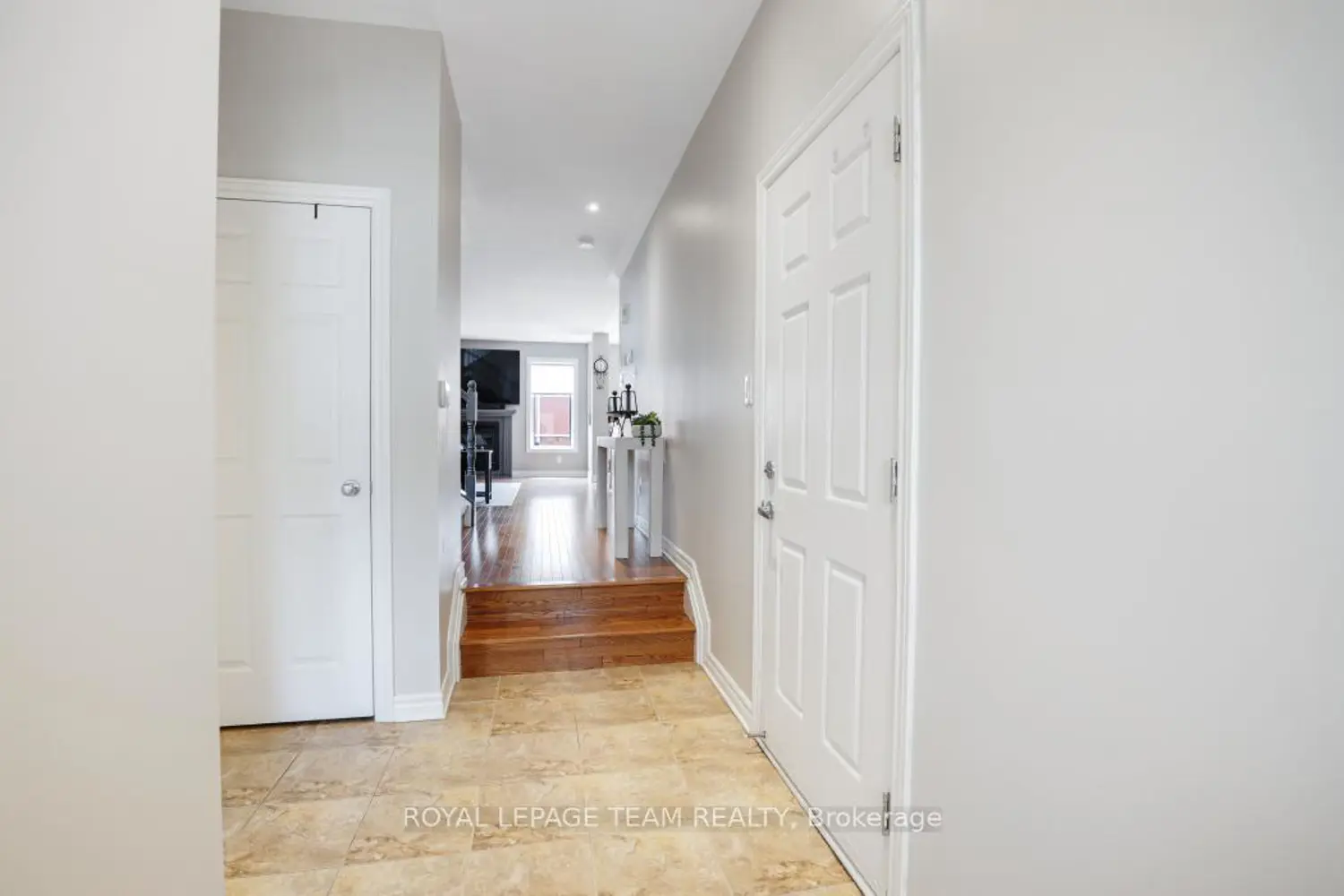 406 Pillett Street photo 2