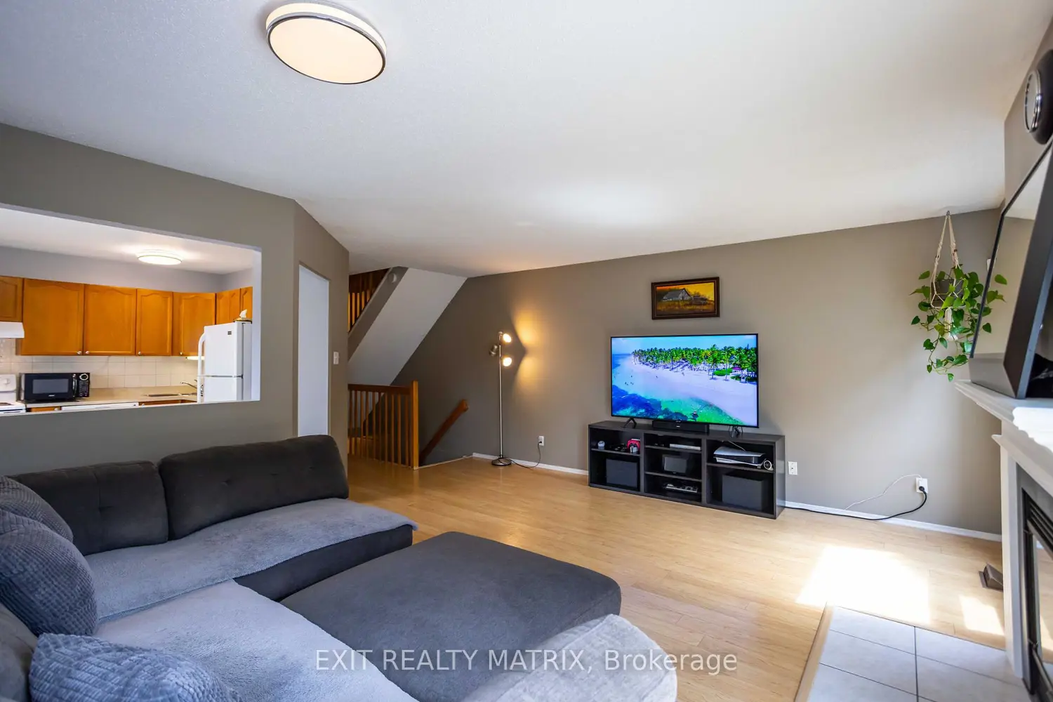 1521 Briarfield Crescent photo 3