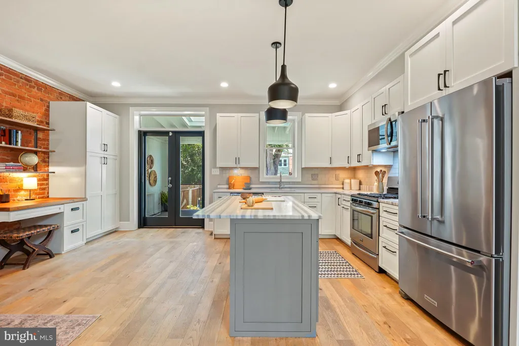 Additional image 15 of 822 11th Street NE, Washington, DC 20002