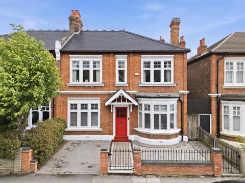 Wanstead Park Avenue, Aldersbrook E12