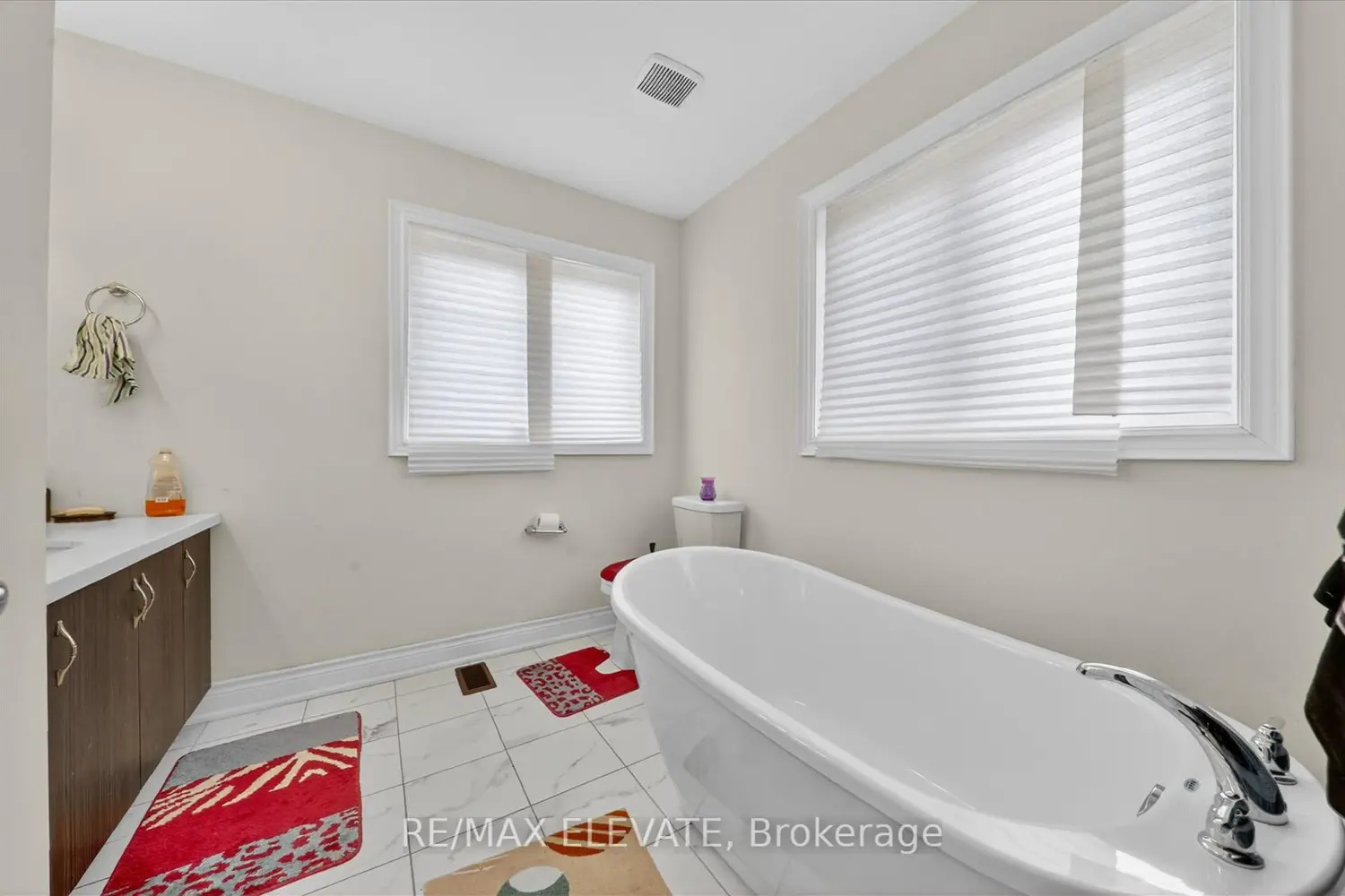 Additional image 16 of 23 Reign Lane