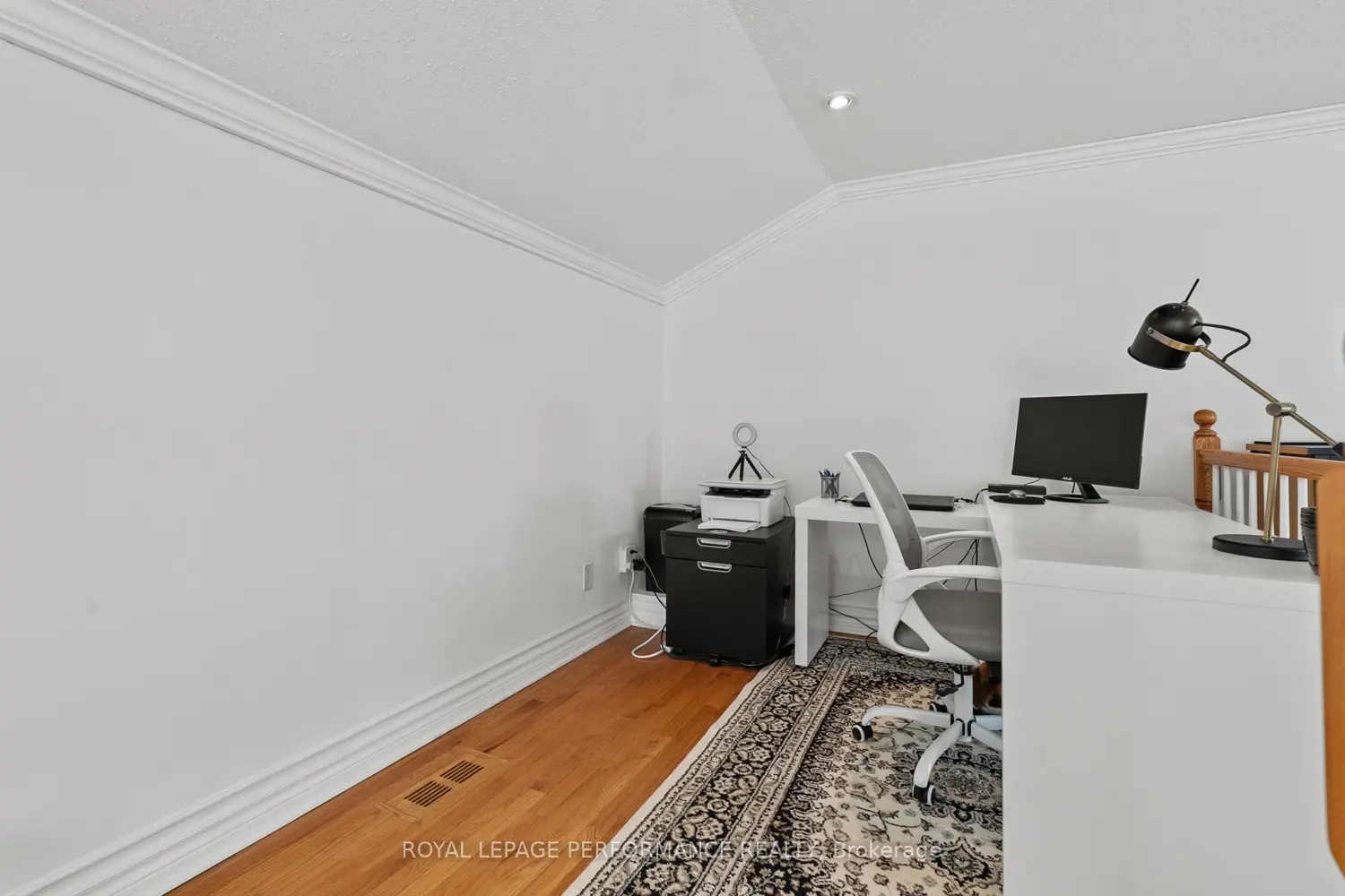 61 Callaway Court photo 4