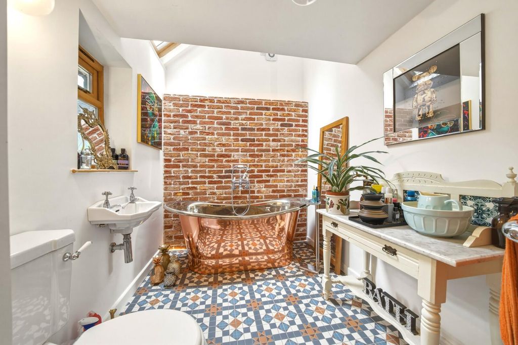 Additional image 20 of 3 bed flat for saleLucknow Avenue, Nottingham NG3