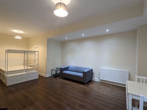 Middleton Hall Road, Birmingham B30, Studio to rent
