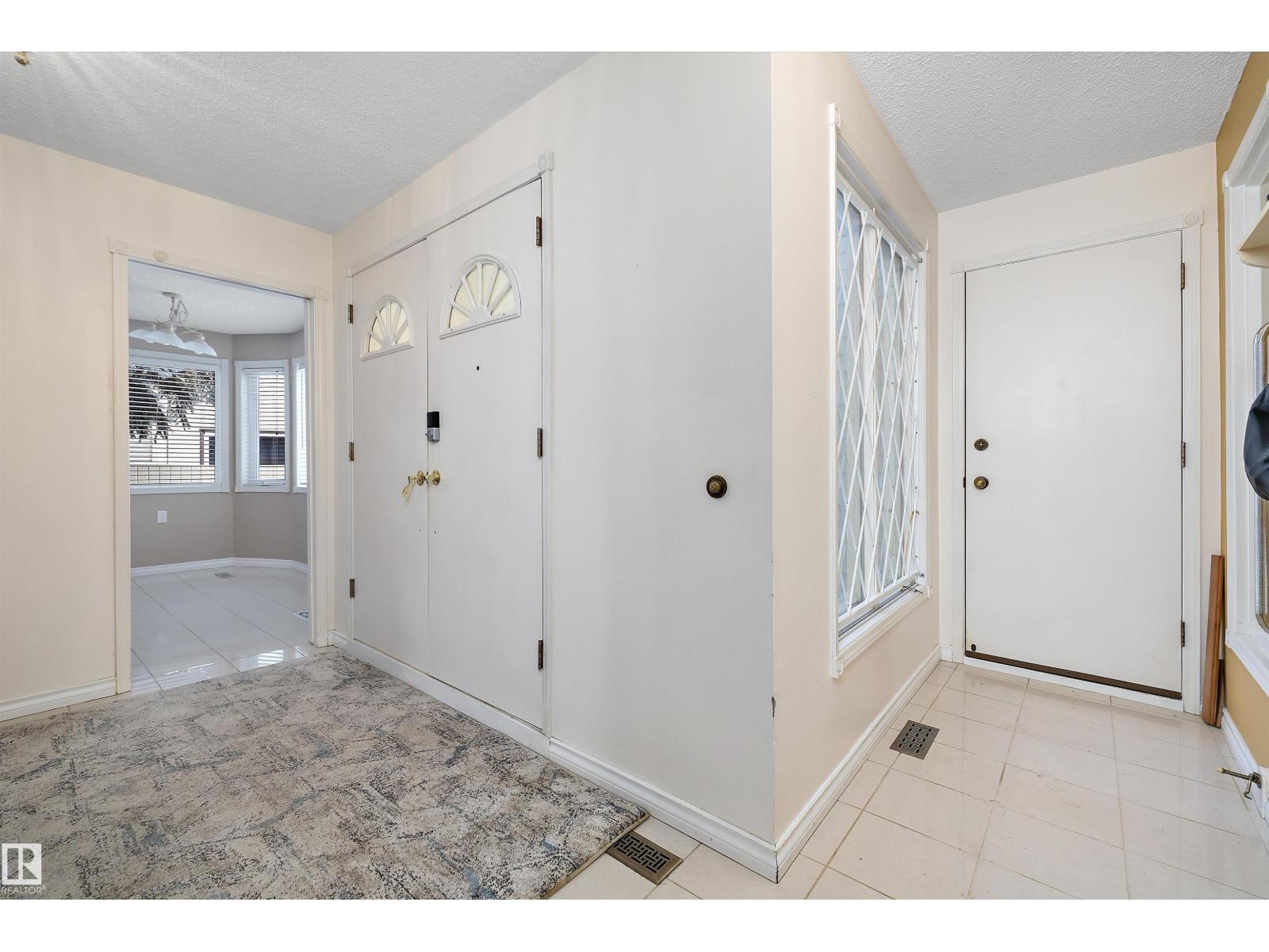 Additional image 5 of 1027 109 Street NW, Edmonton, AB, T6J5G2