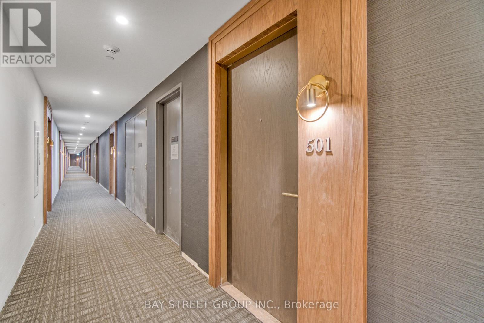 501 - 6 GREENBRIAR ROAD