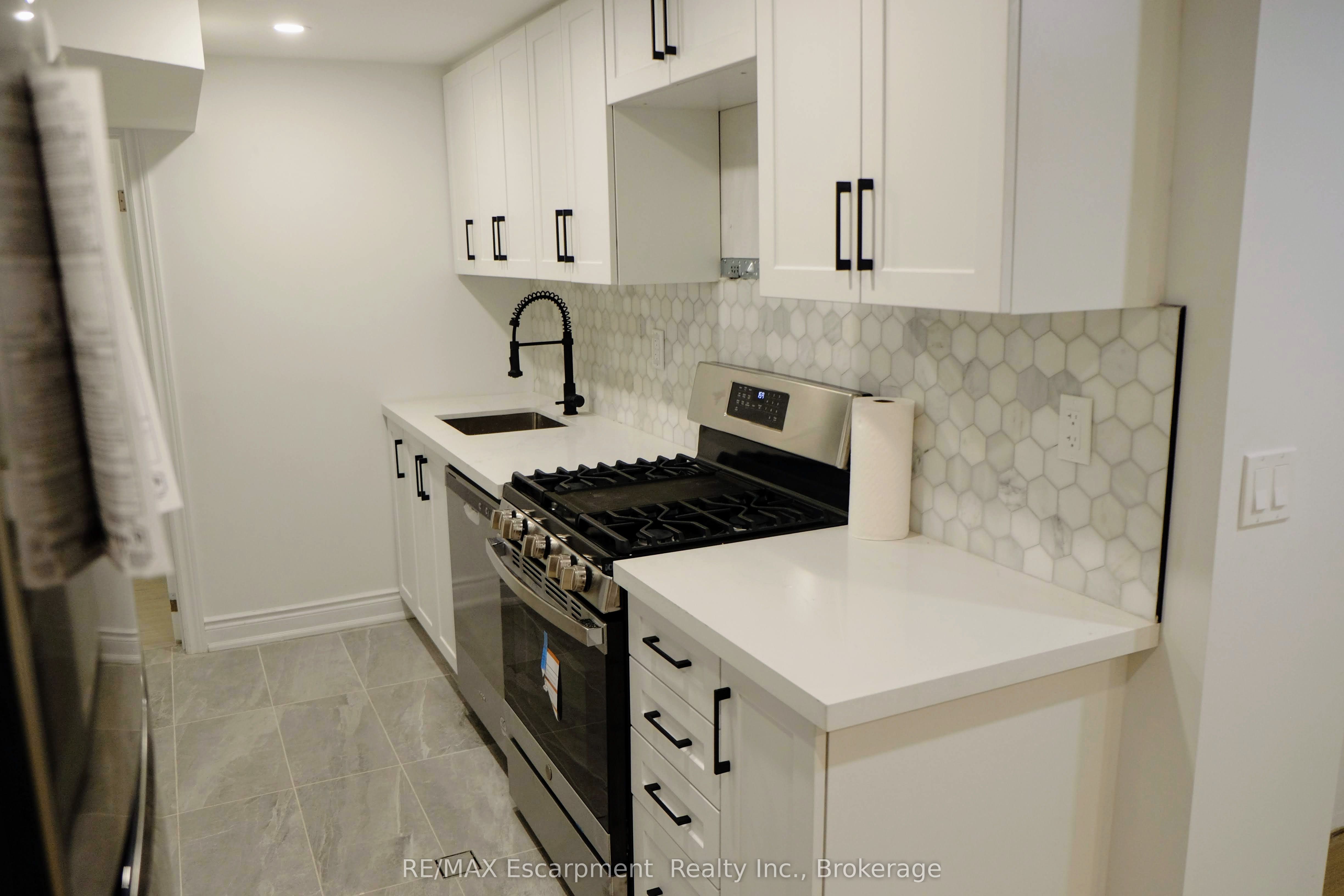 Additional image 3 of Lower-118 Sackville Street, Toronto, ON, M5A 3E7