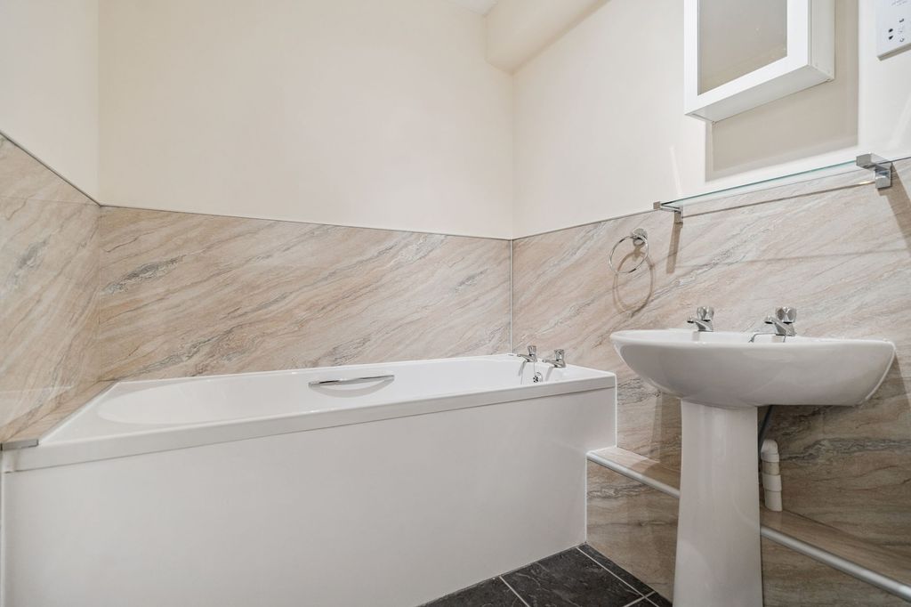 Additional image 14 of 2 bed flat for saleSpringbank Gardens, Dunblane FK15
