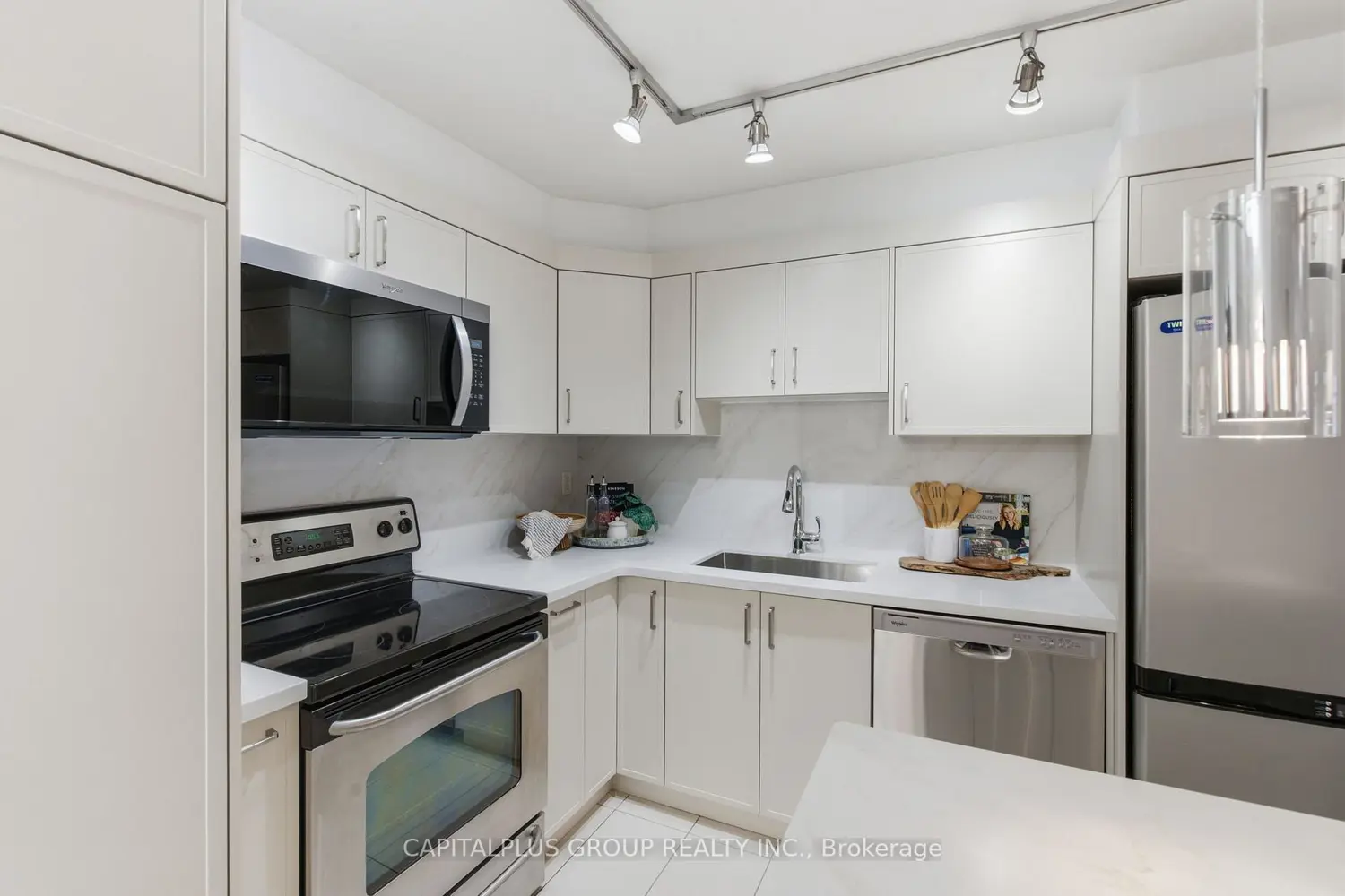 Additional image 10 of 37 Galleria Parkway 318