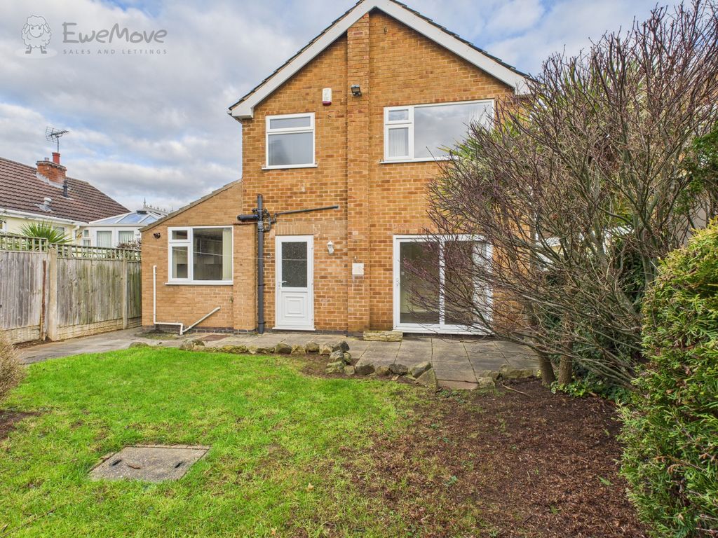 3 bed detached house for saleHarcourt Crescent, Nuthall, Nottingham, Nottinghamshire NG16 photo 2
