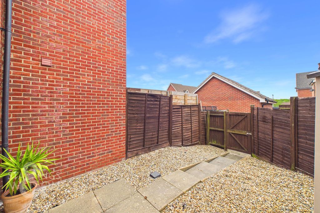 Additional image 14 of 2 bed flat for saleFairway, Queens Hills, Norwich NR8