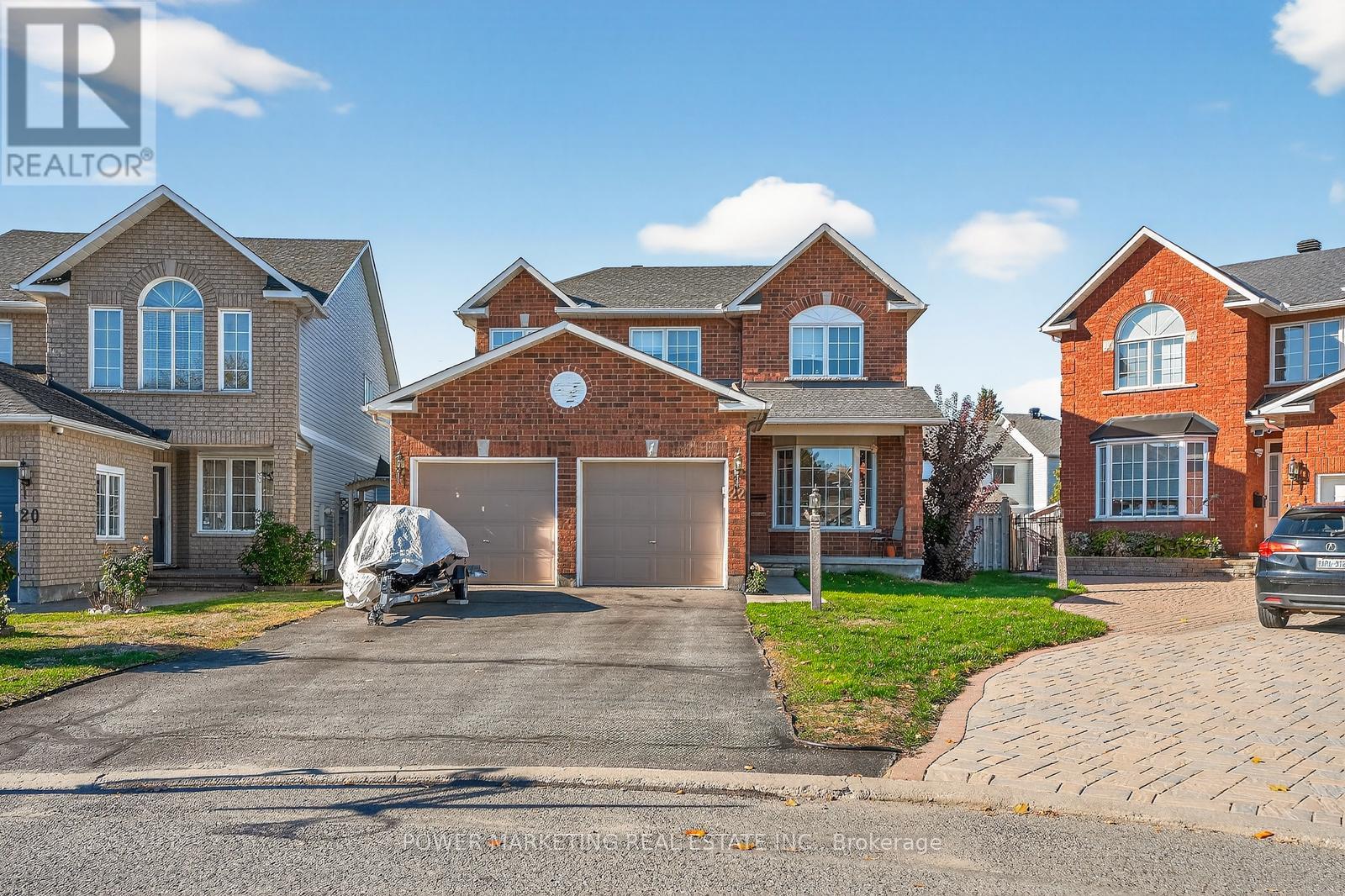 22 - 22 NEW DEIGHTON CRESCENT