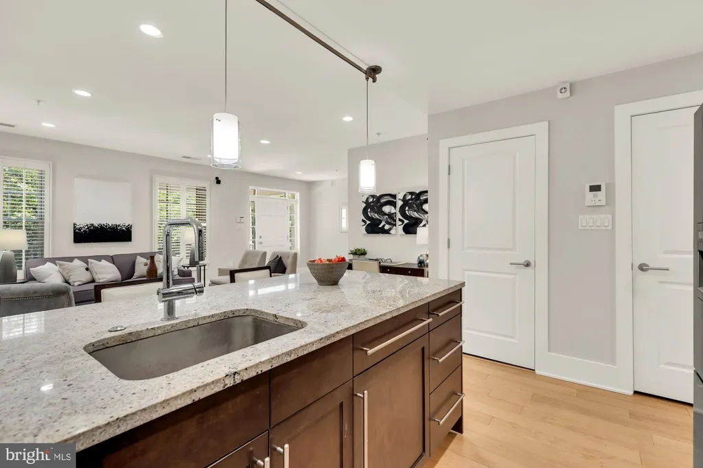 Additional image 16 of 2818 Connecticut Avenue NW Unit 7, Washington, DC 20008