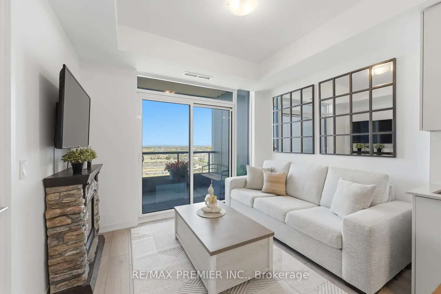 10 Abeja Street 1512