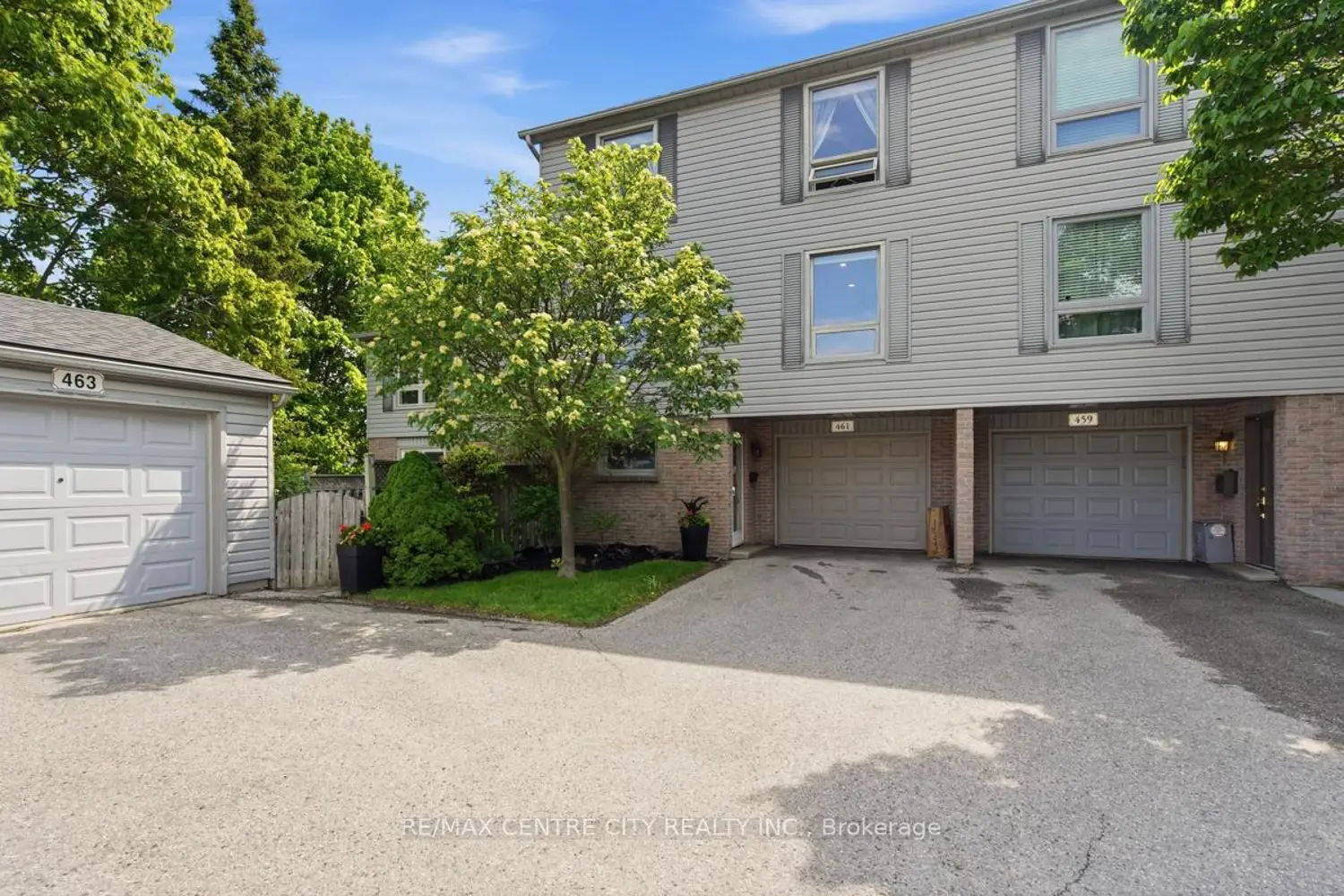 461 Everglade Crescent