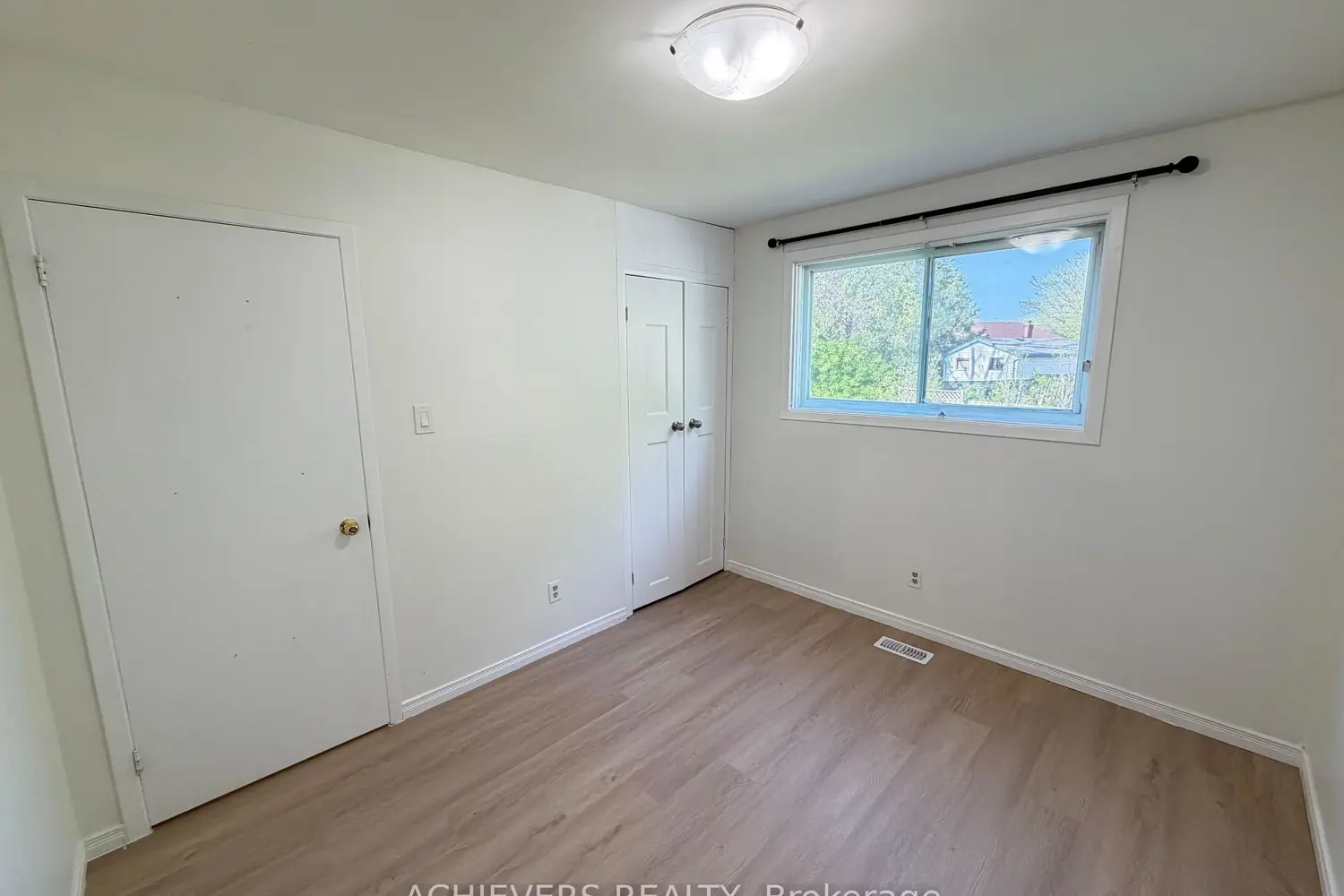 Additional image 3 of 176 Culver Crescent