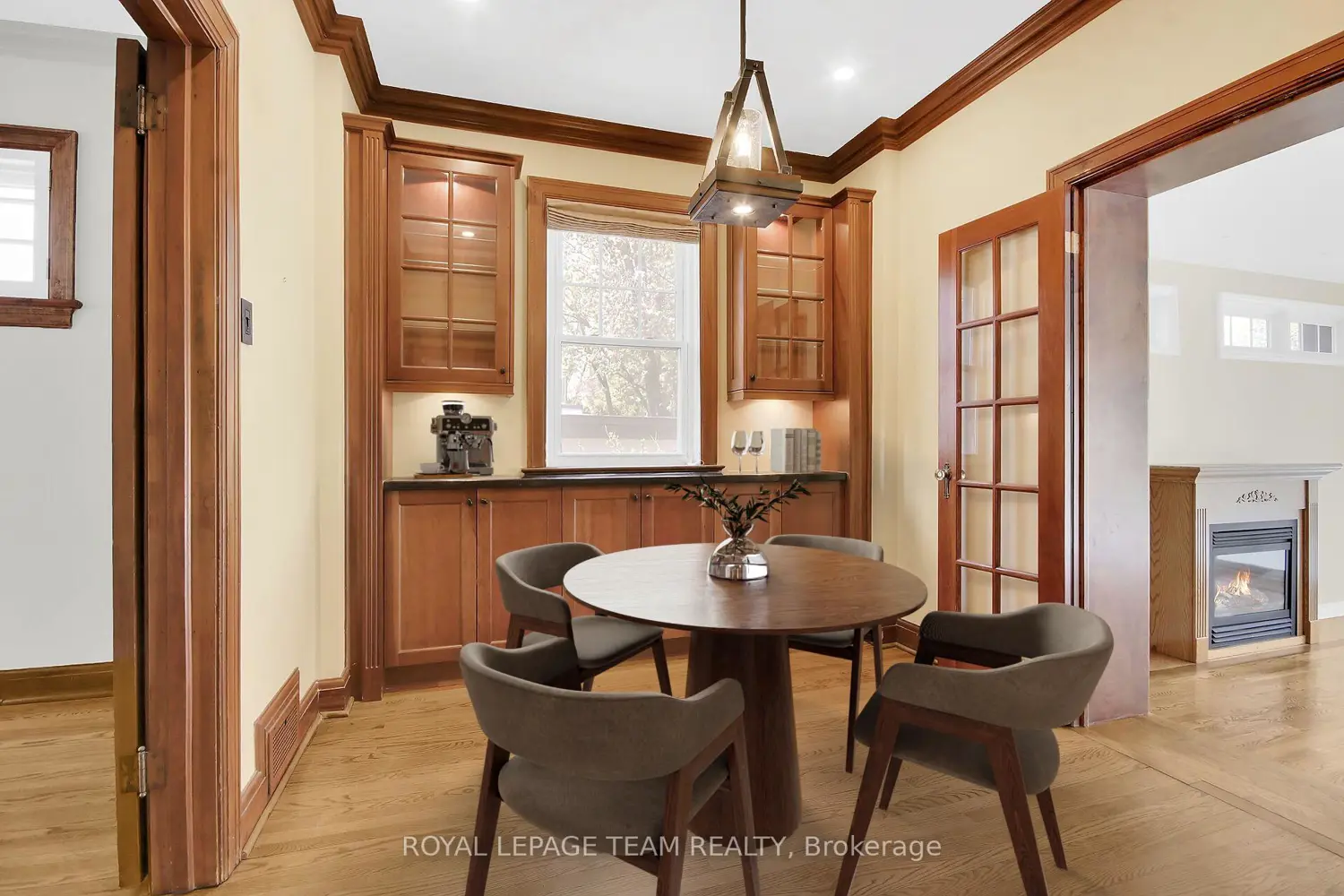 39 Crescent Heights photo 3