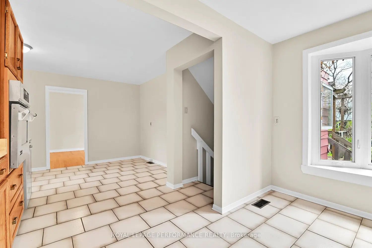77 Canter Boulevard photo 4