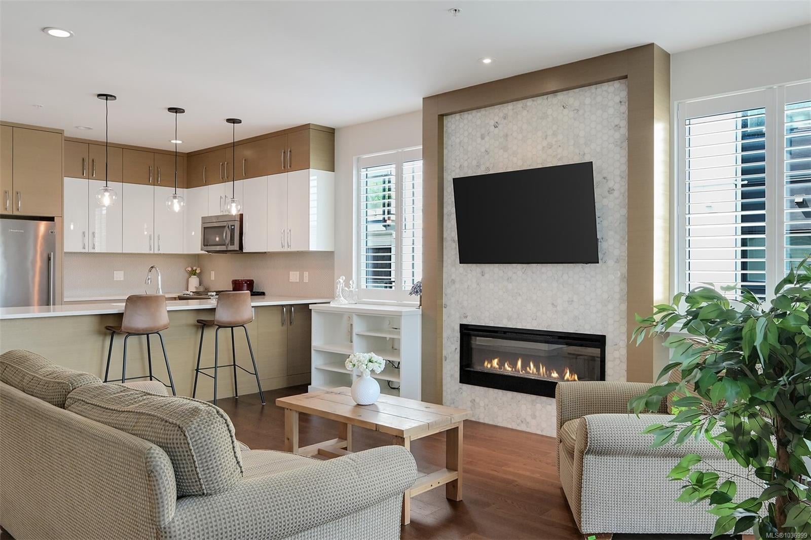 Additional image 6 of 302-1014 Park Boulevard, Victoria, BC, V8V 2T4