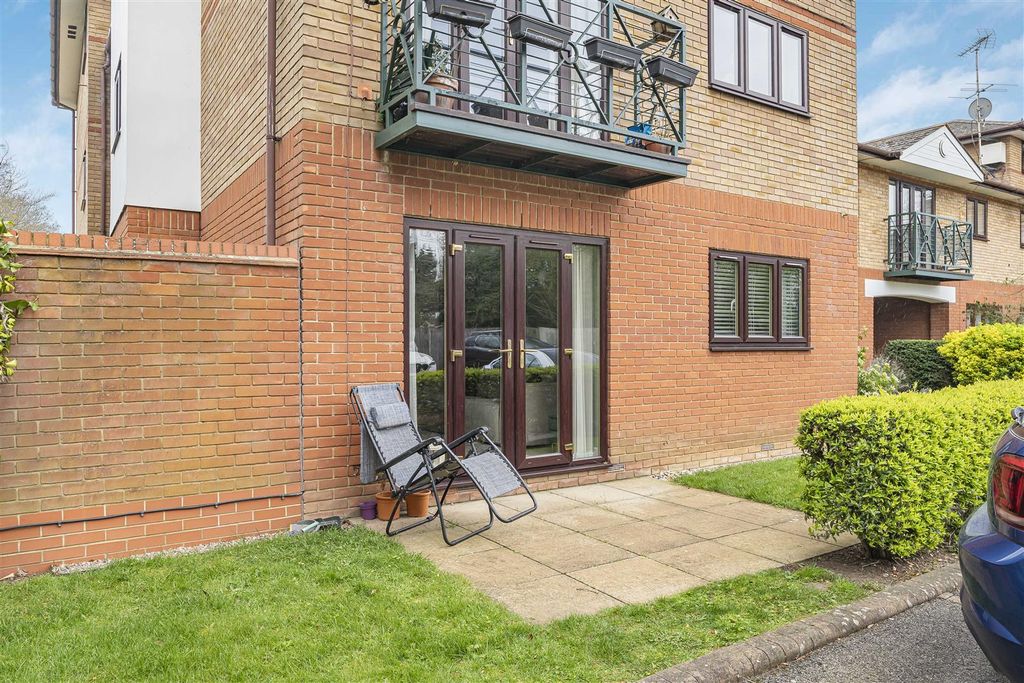 Additional image 12 of 1 bed flat for saleShaftesbury Court, Ludlow Road, Maidenhead SL6