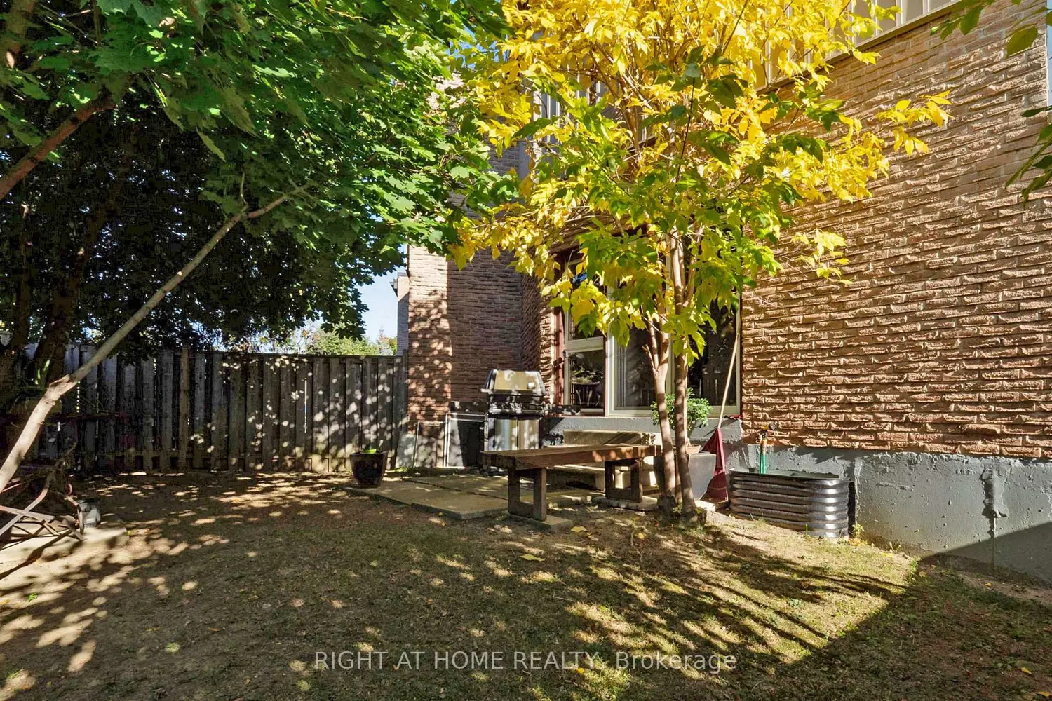 Additional image 18 of 400 Bloor Street 6