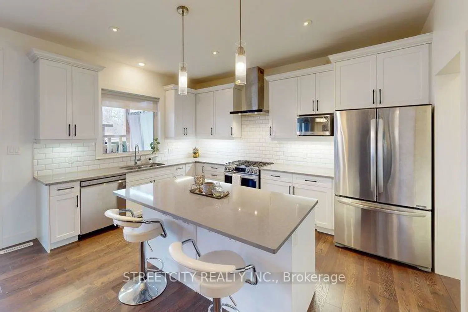 Additional image 7 of 1345 Dyer Crescent