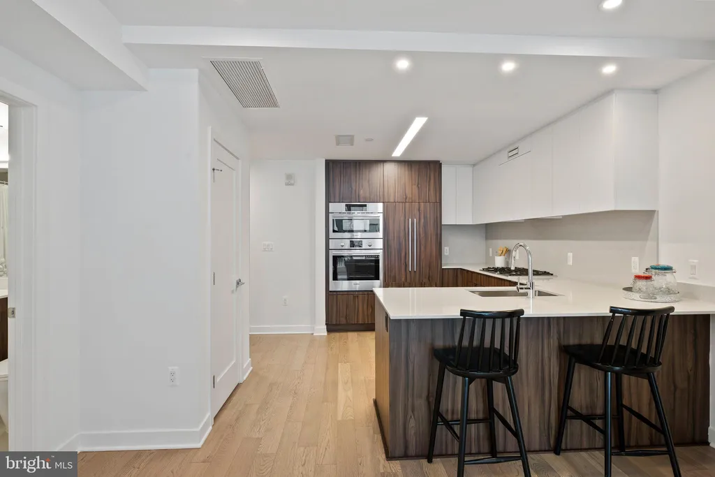 Additional image 2 of 37 L Street SE Unit 908, Washington, DC 20003