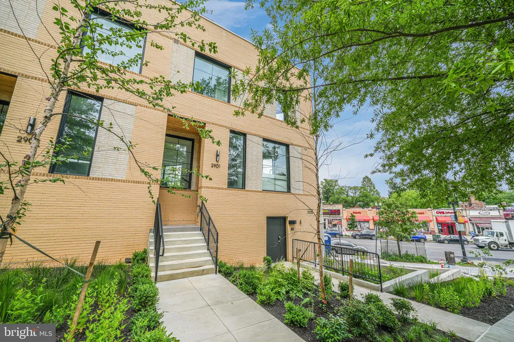 Additional image 2 of 2901 Newark St NW, Washington, DC 20008