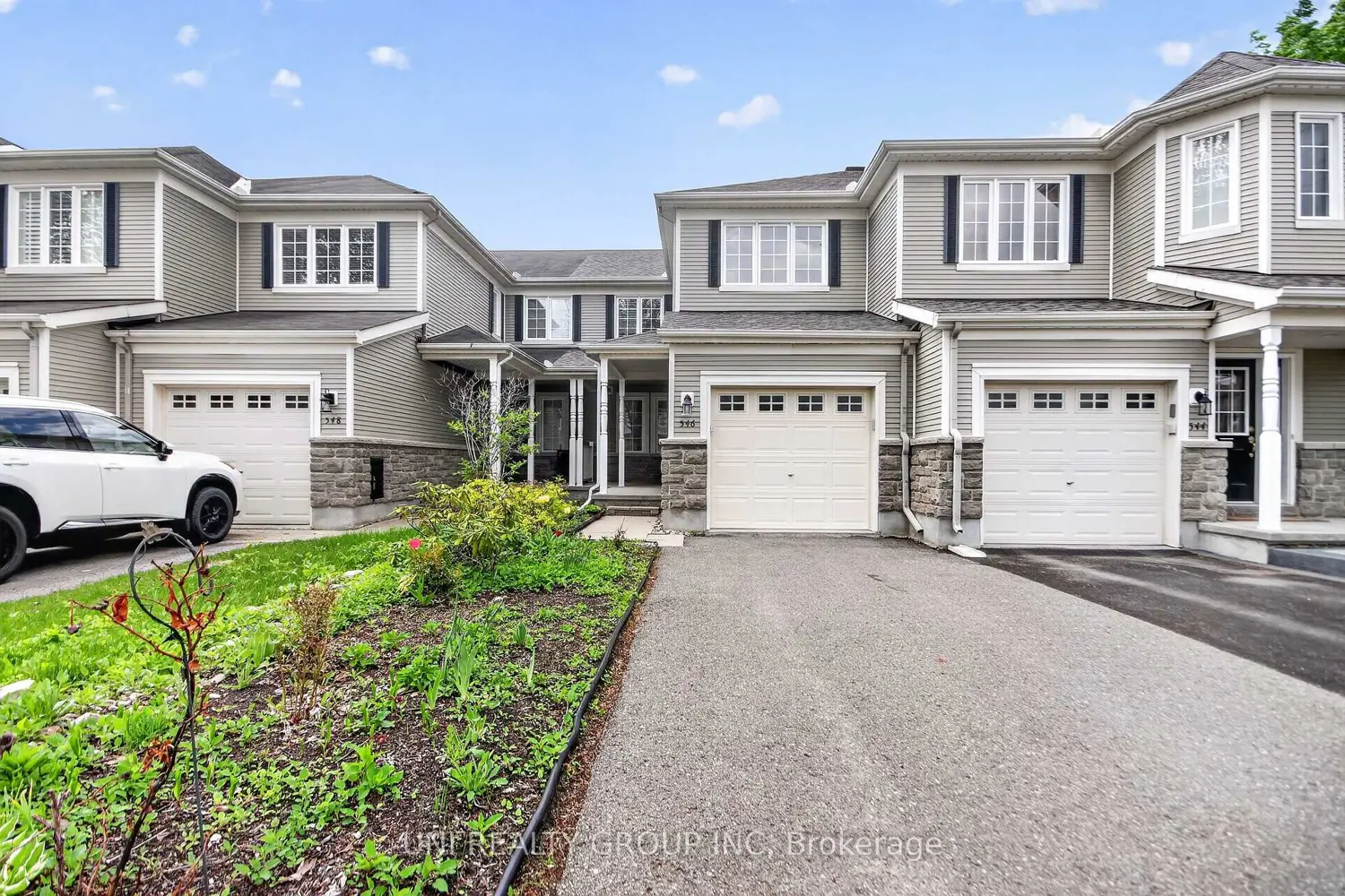 546 Ashbourne Crescent