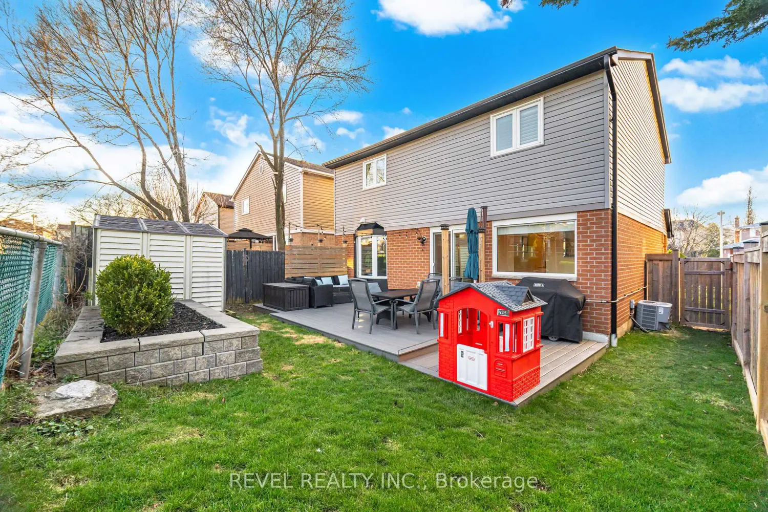 477 Bell Street photo 2