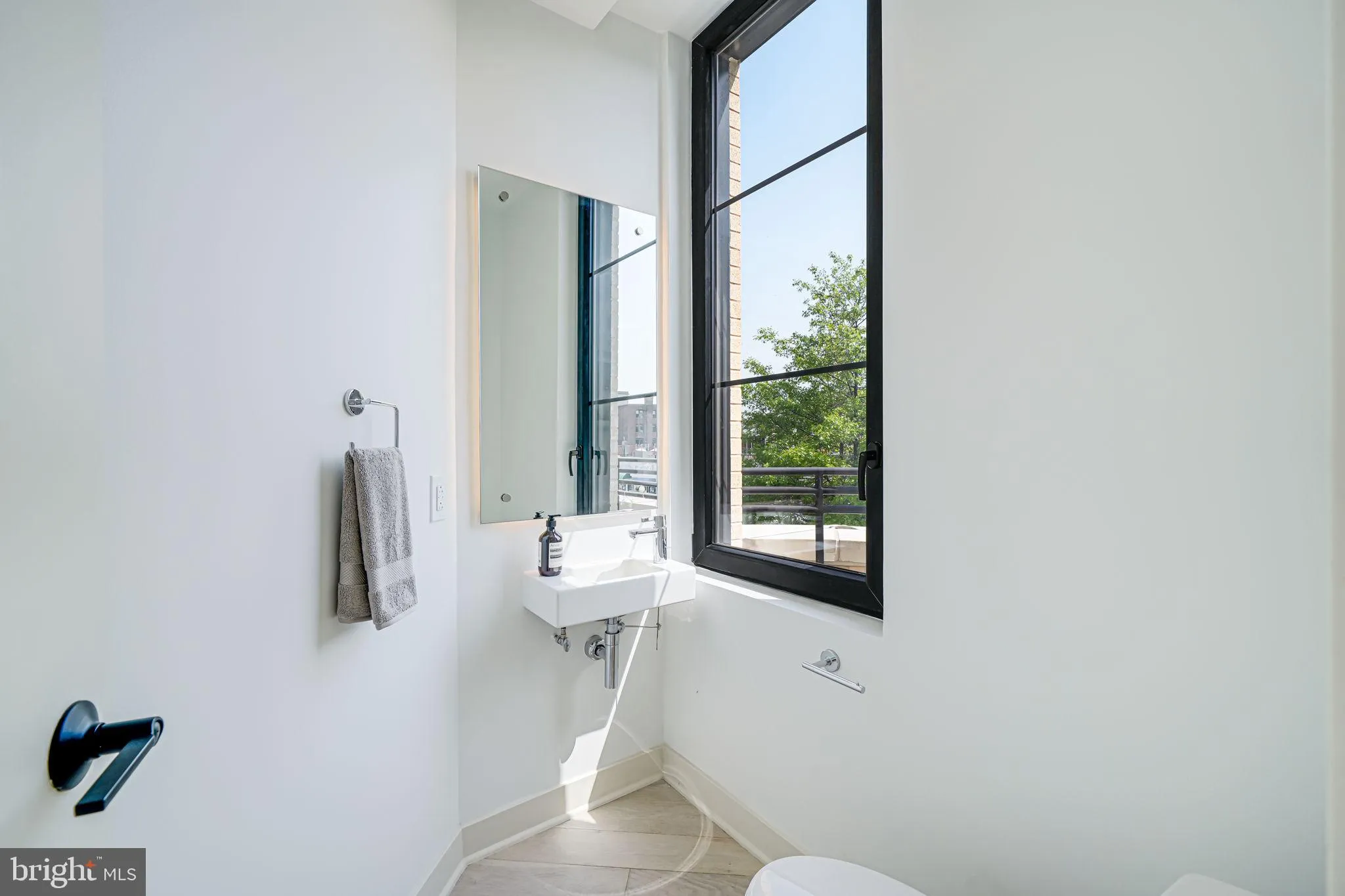 Additional image 63 of 2901 Newark St NW, Washington, DC 20008