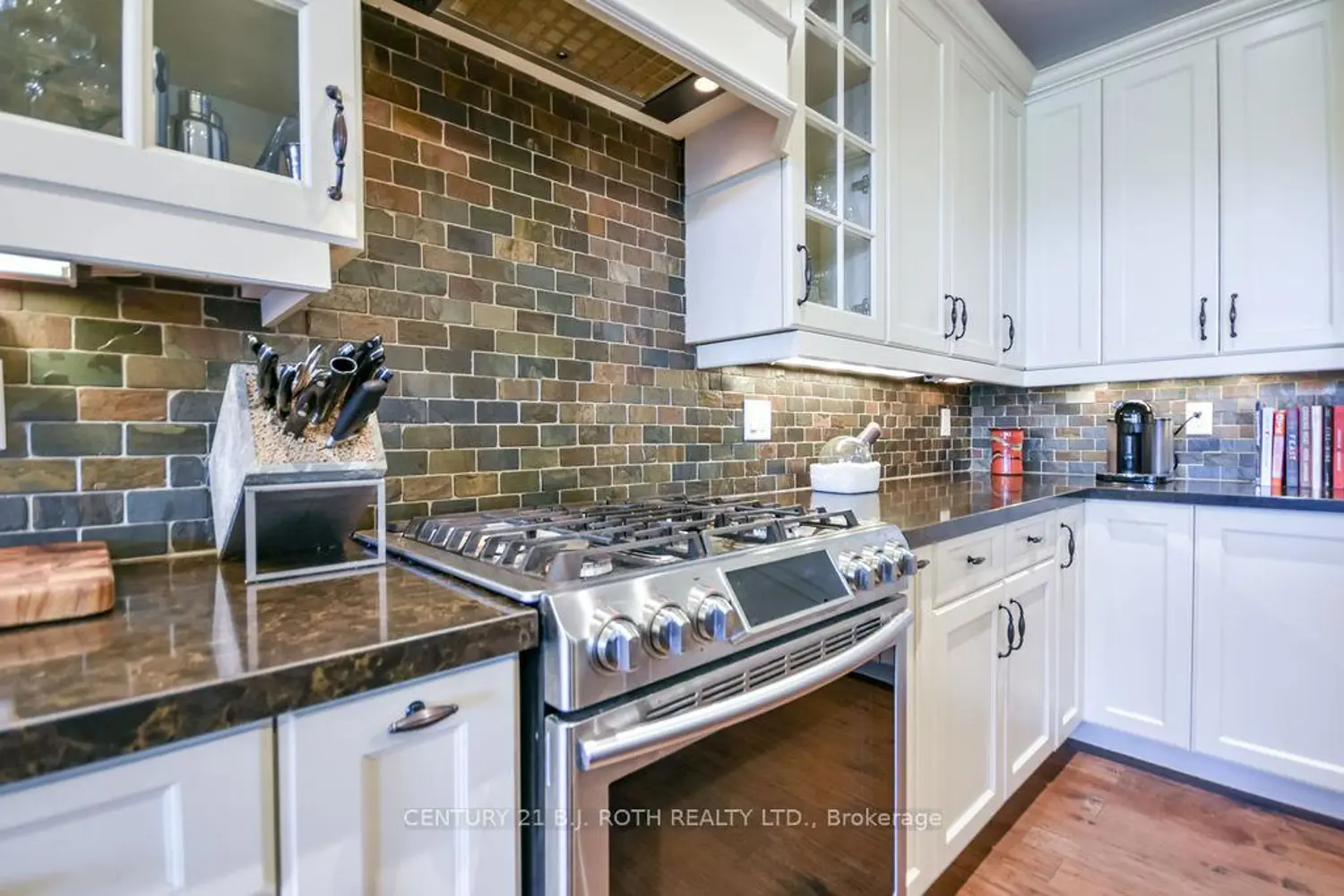 2 Roy Hickling Drive photo 3