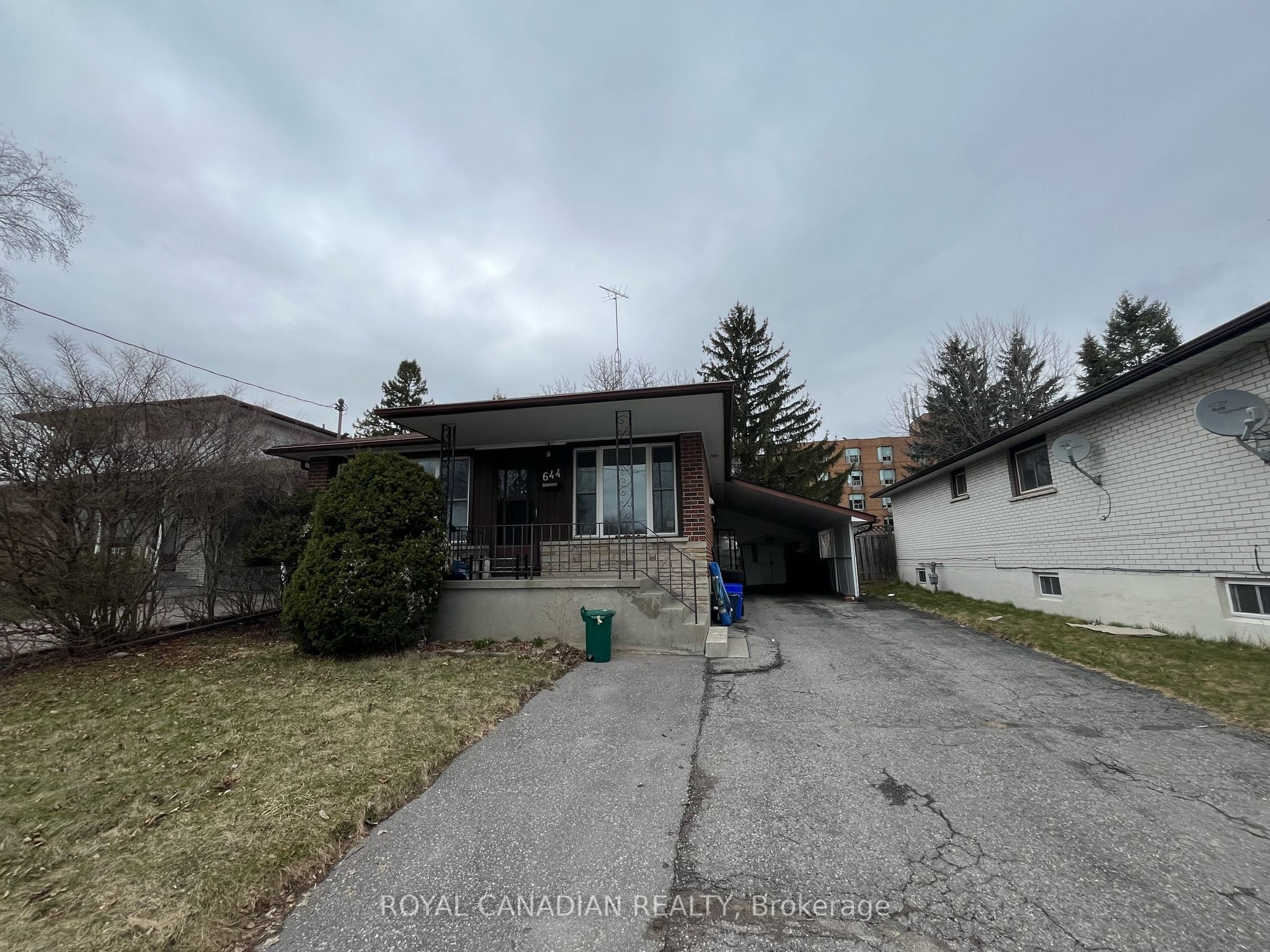 Additional image 3 of Main-644 Athol Street E, Oshawa, ON, L1H 1M3