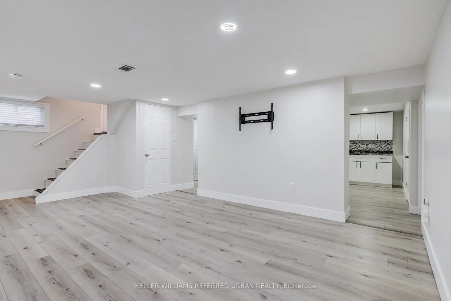 Additional image 9 of 98 Duncombe Drive