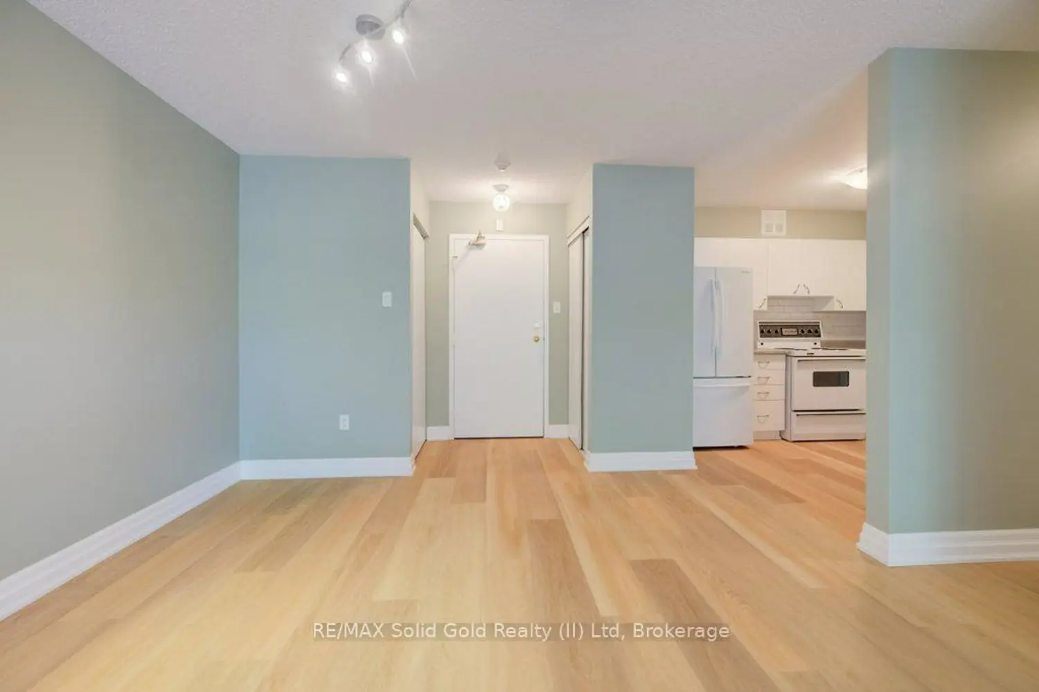 Additional image 10 of 15 Hofstetter Avenue 221