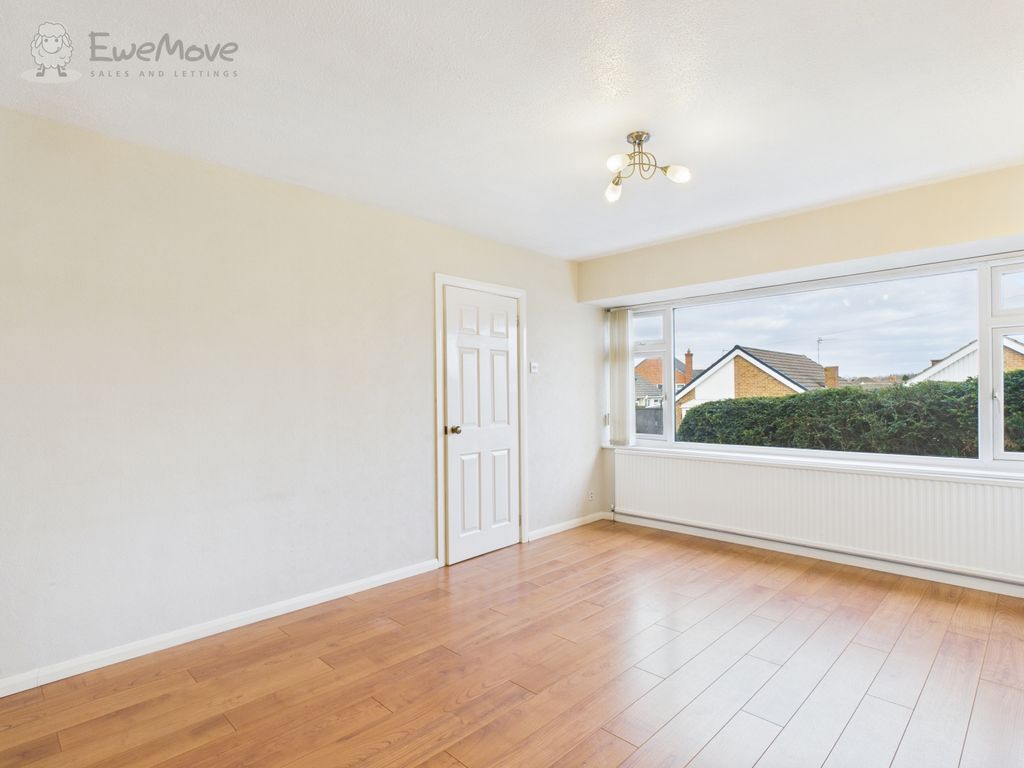 3 bed detached house for saleHarcourt Crescent, Nuthall, Nottingham, Nottinghamshire NG16 photo 4