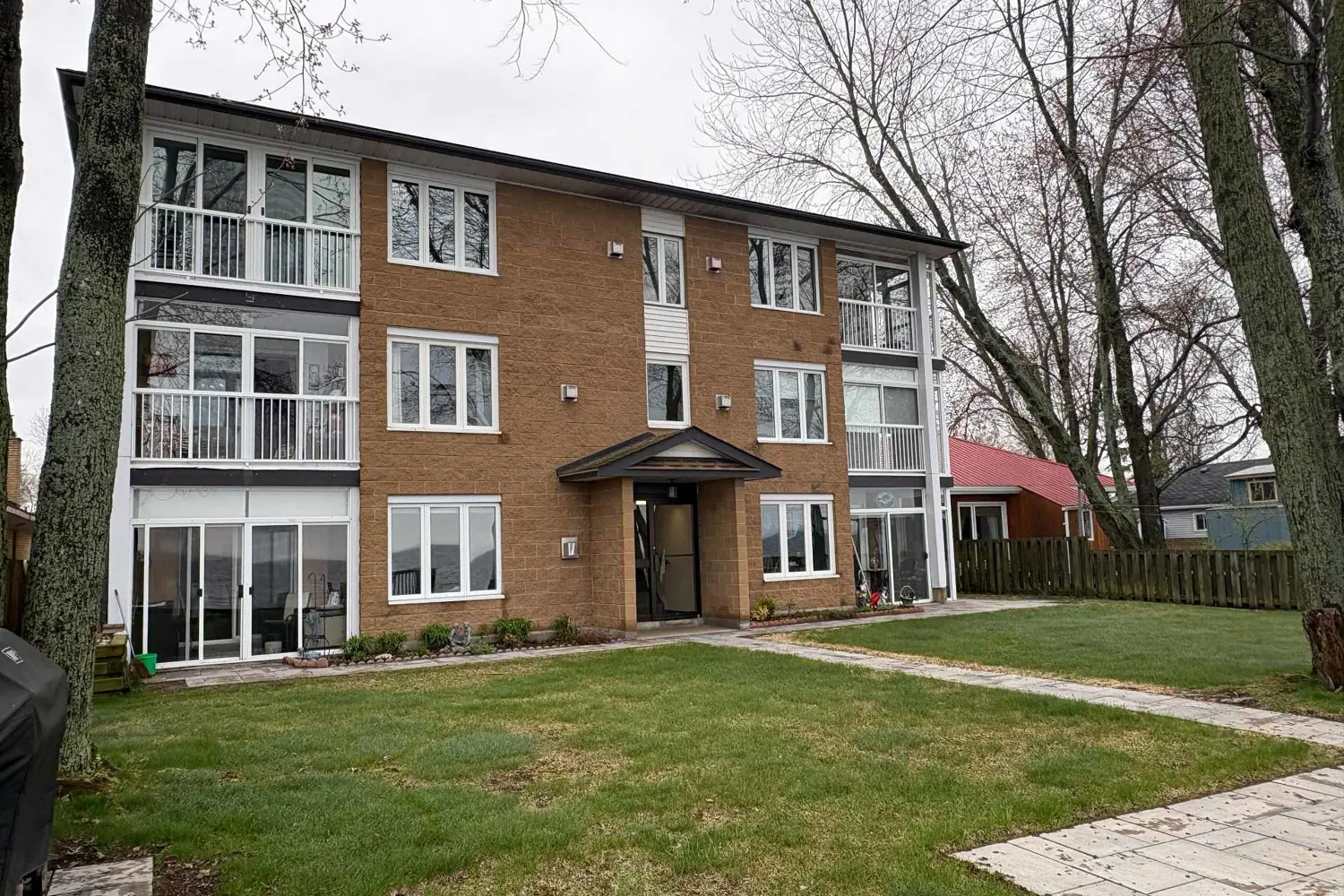 Additional image 18 of 469 Lakeshore Drive 301