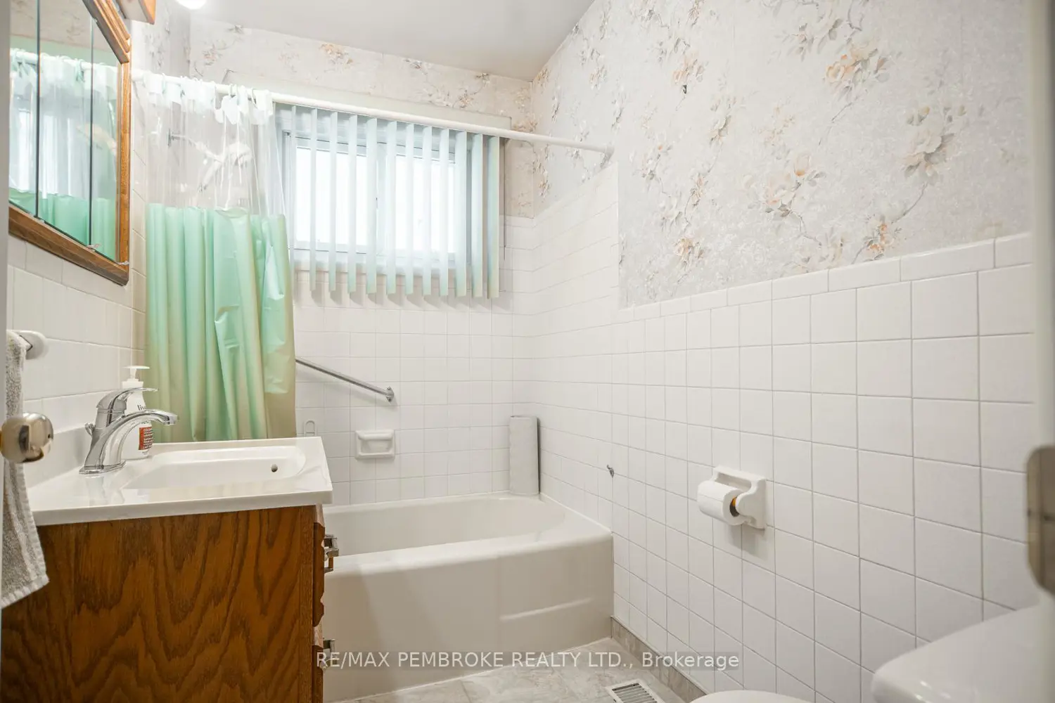Additional image 8 of 784 Mackay Street