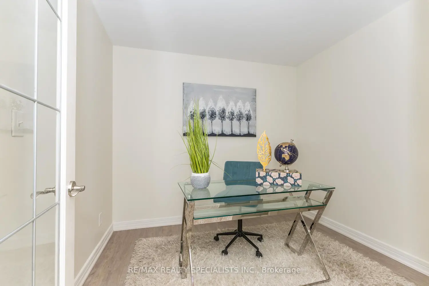 16 Harrison Garden Boulevard 1801 photo 3