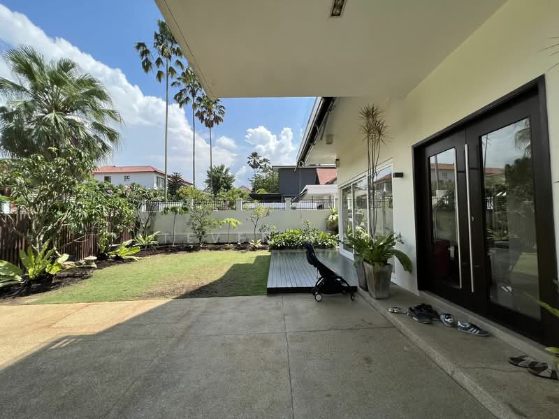 Additional image 4 of Holland Road Stunning Bungalow with Pool and Greenery View