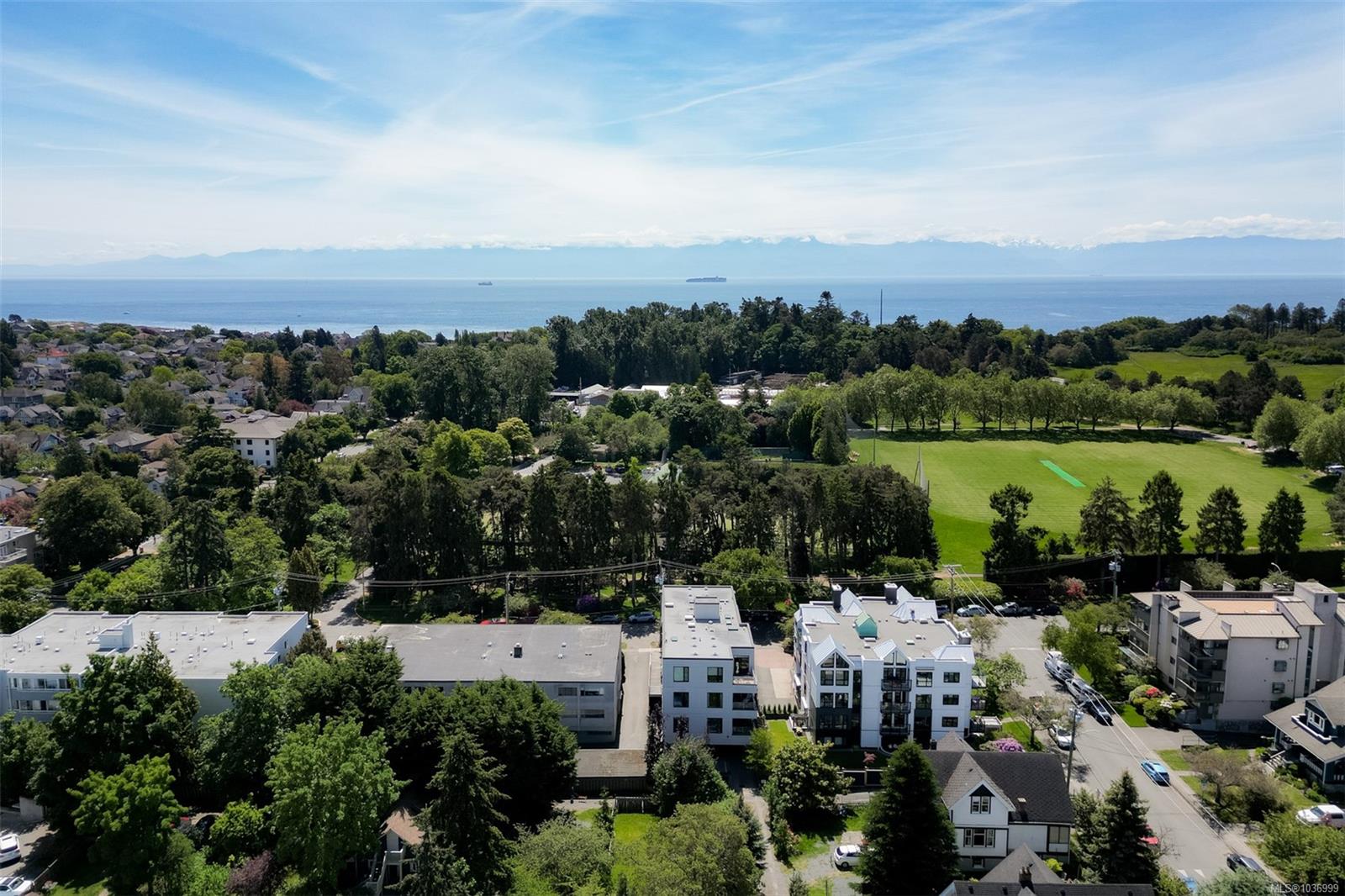 302-1014 Park Boulevard, Victoria, BC, V8V 2T4