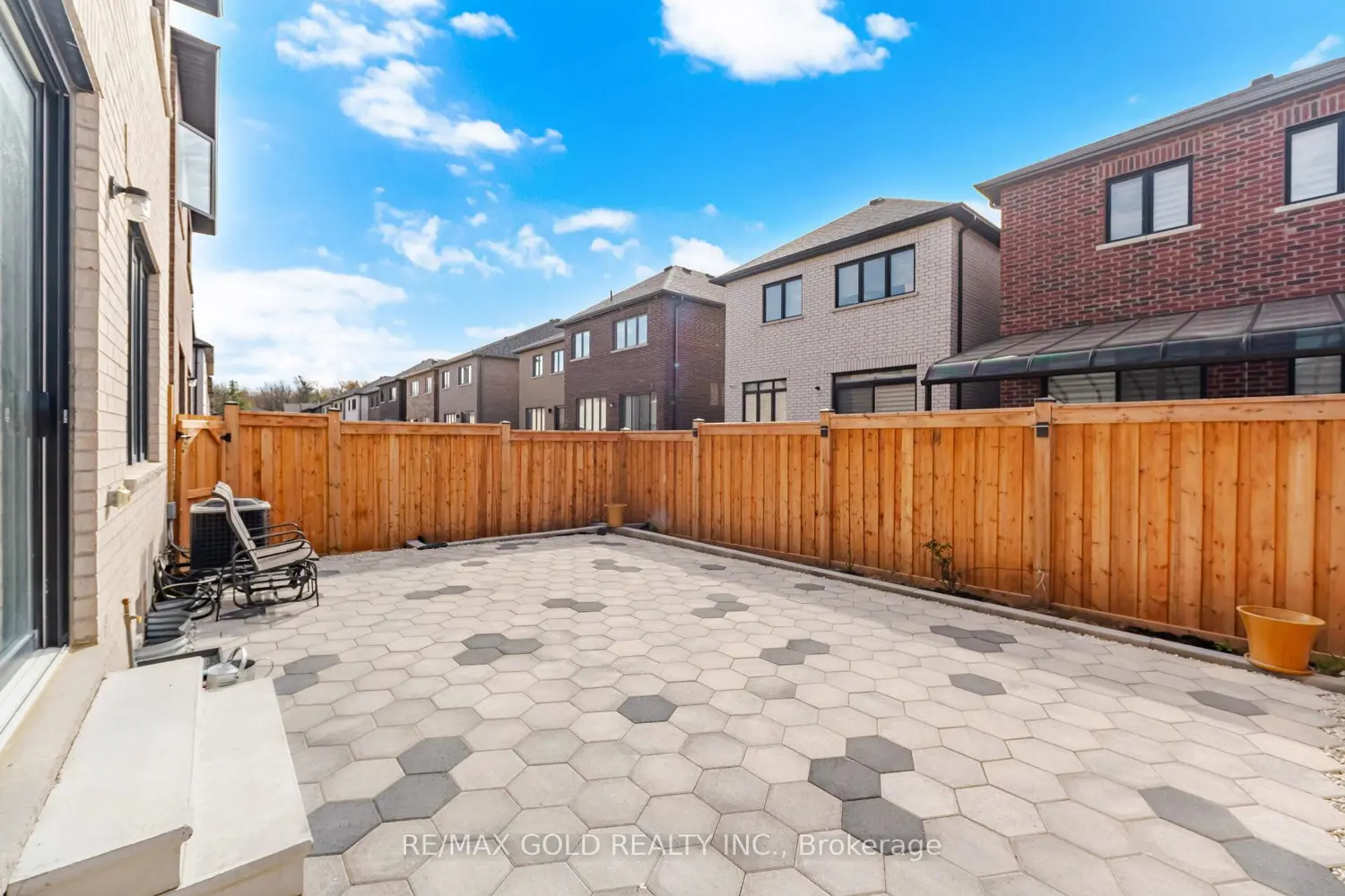 Additional image 19 of 28 Calabria Drive