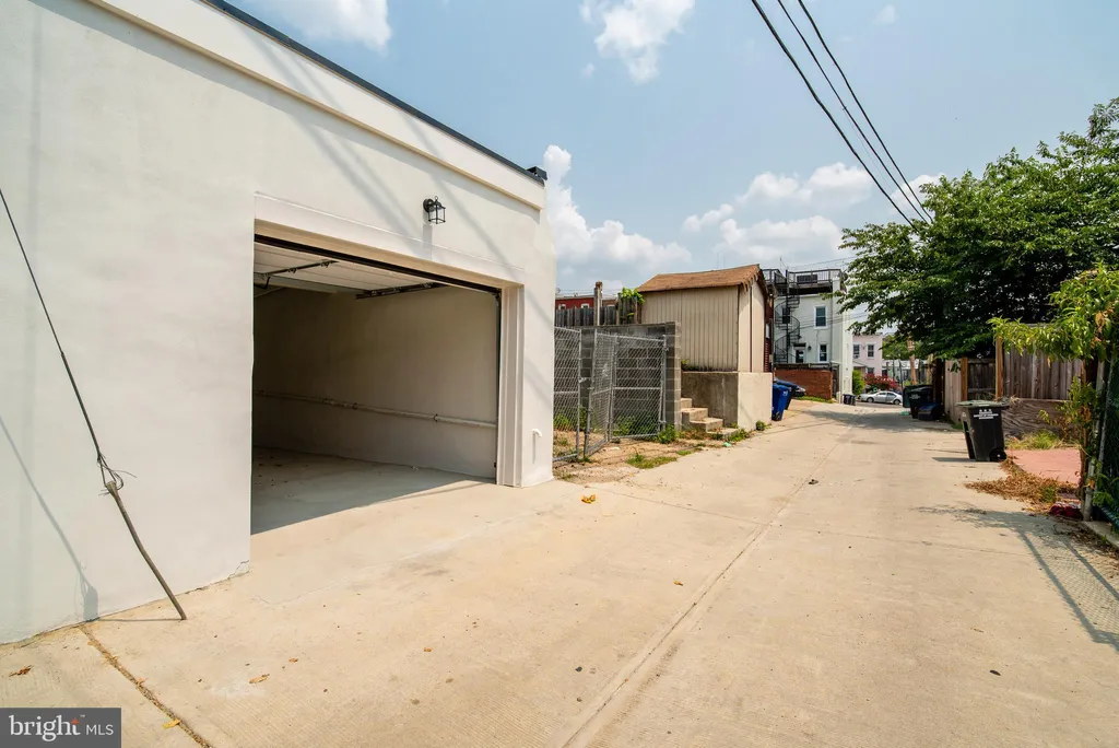 520 Irving Street NW, Washington, DC 20010