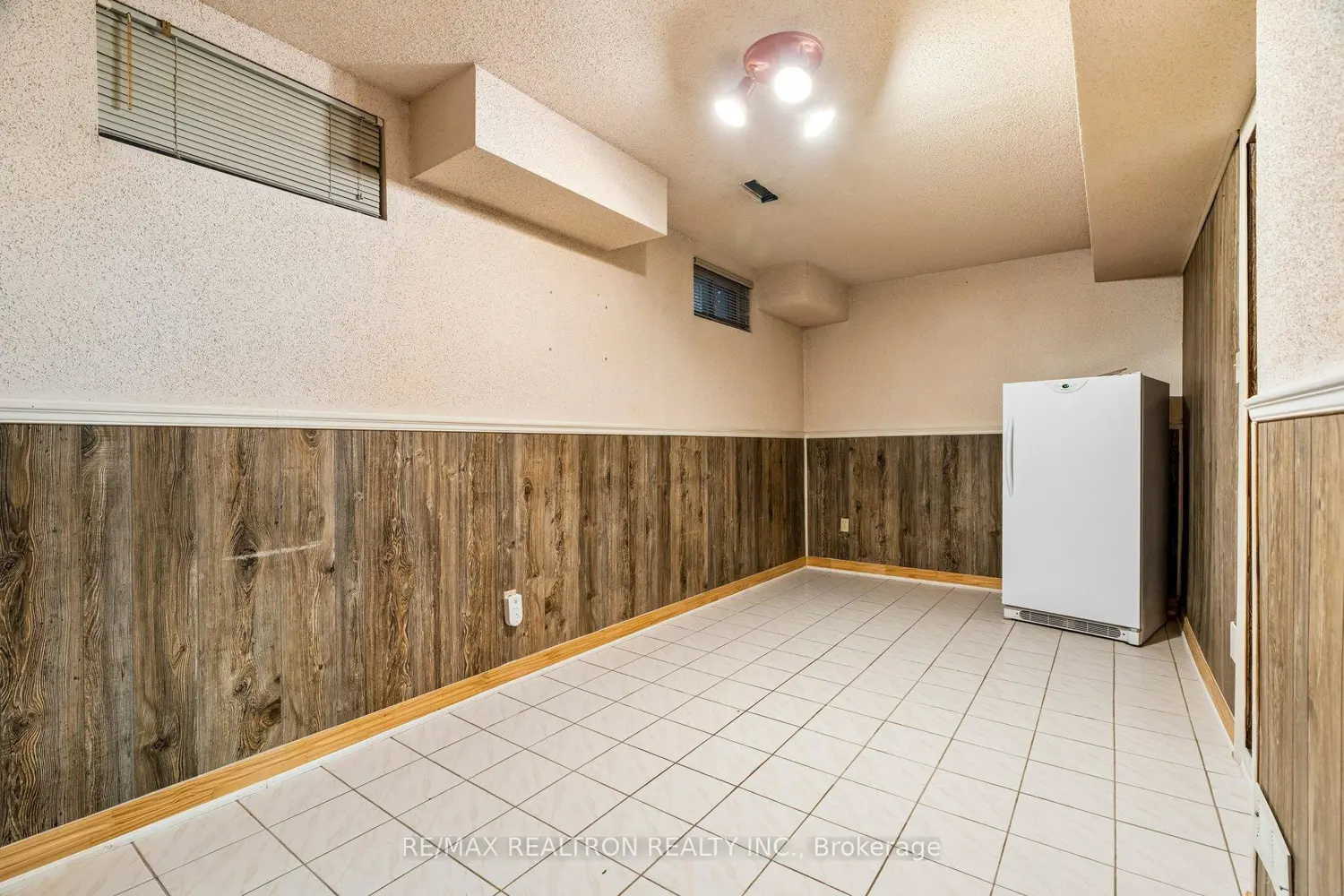 Additional image 12 of 102 Swinton Crescent